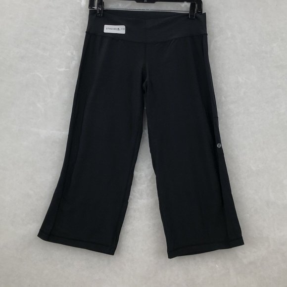 Lululemon Pants - Lululemon Womens Black Comfort Elastic Waist Pull On Cropped Pants Size 30